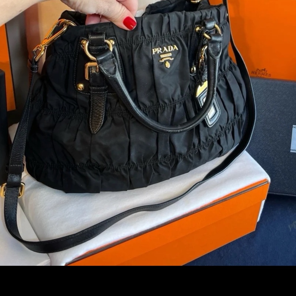 Prada-Authentic! Ruched Nappa Gaufre Nylon and Leather Bag! Offers always! - Picture 2 of 14